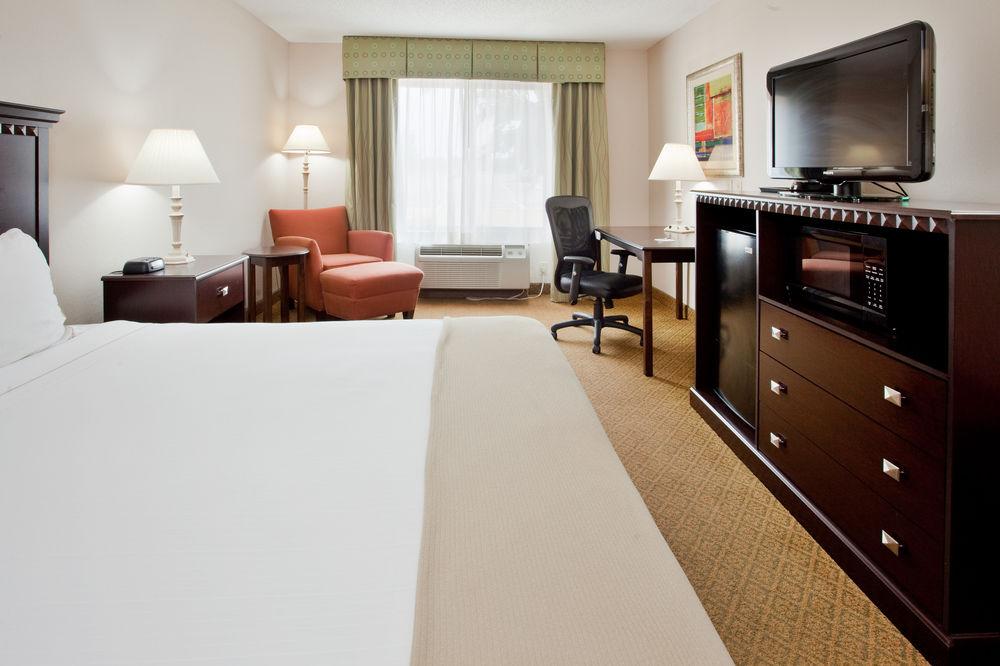 Holiday Inn Express Hotel & Suites Kinston By Ihg Exterior photo