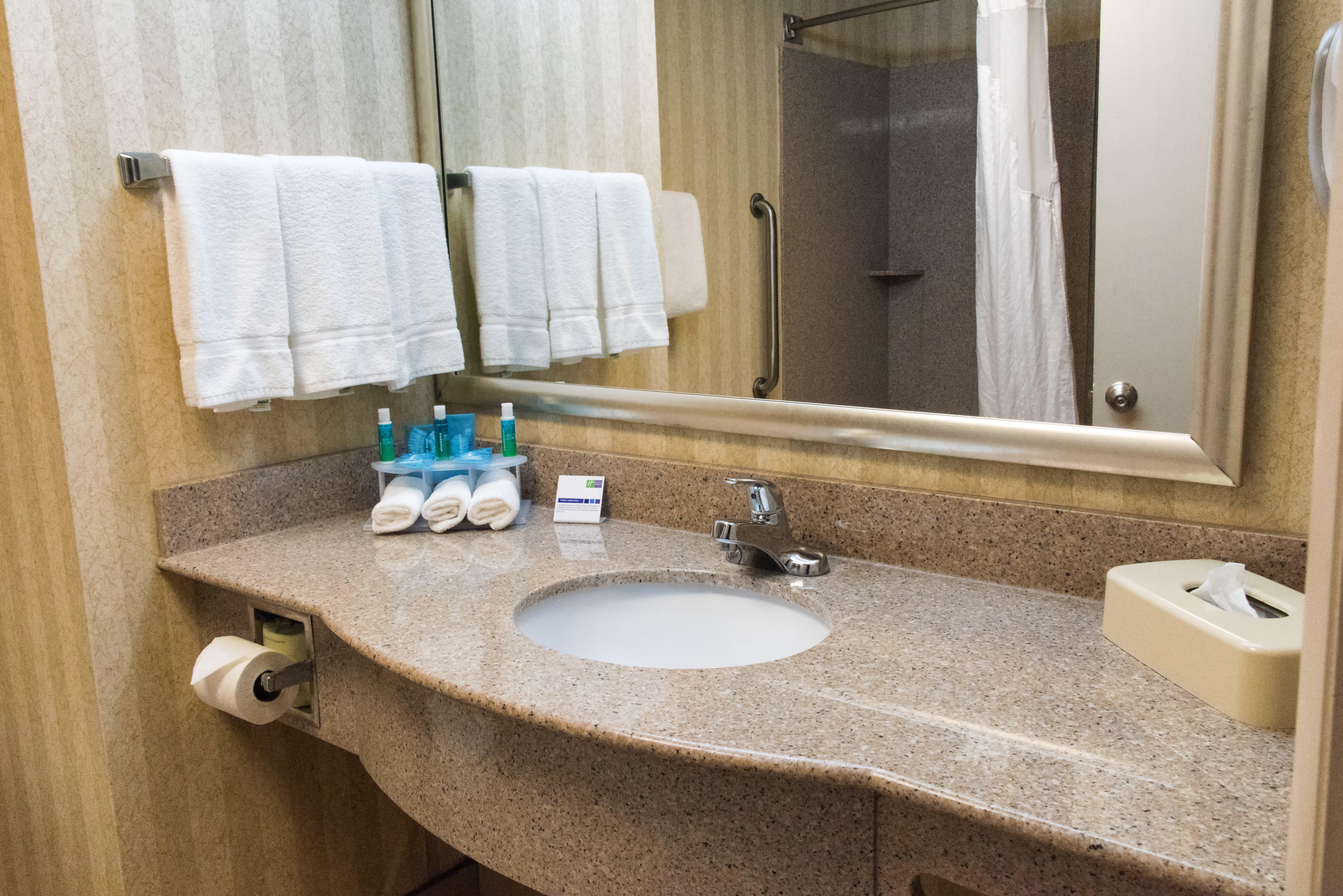 Holiday Inn Express Hotel & Suites Kinston By Ihg Exterior photo